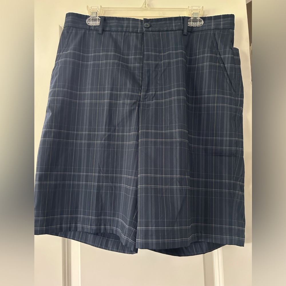Men’s Shorts Tommy Armour brand -blue plaid- size 34